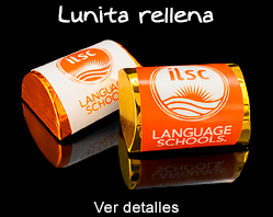 Chocolates corporativos rellenos estilo lunita con etiqueta y logo personalizado