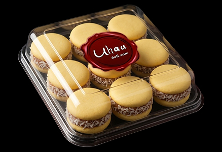 Caja premium de 9 alfajores corporativos personalizados con logotipo